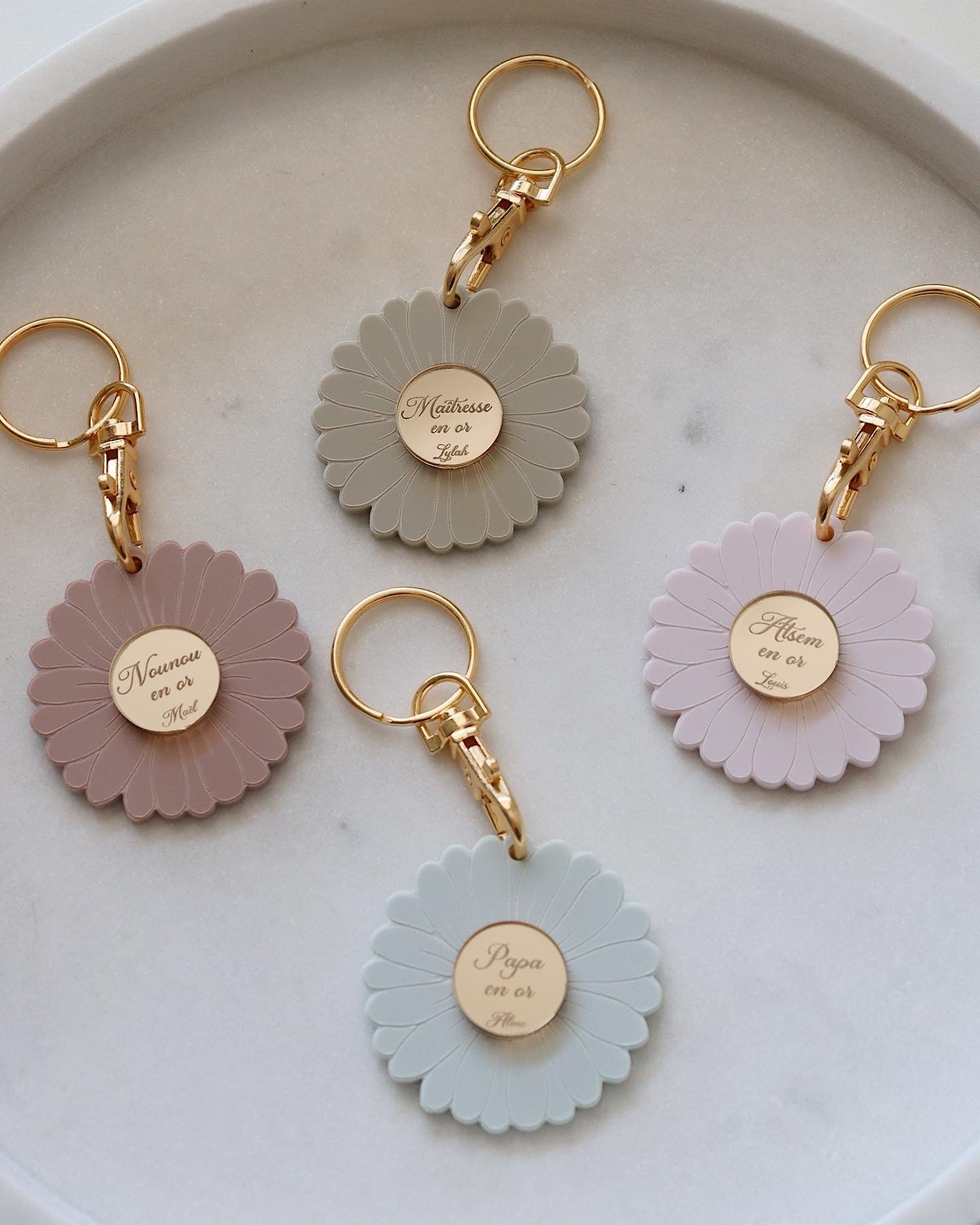 Personalized daisy key ring