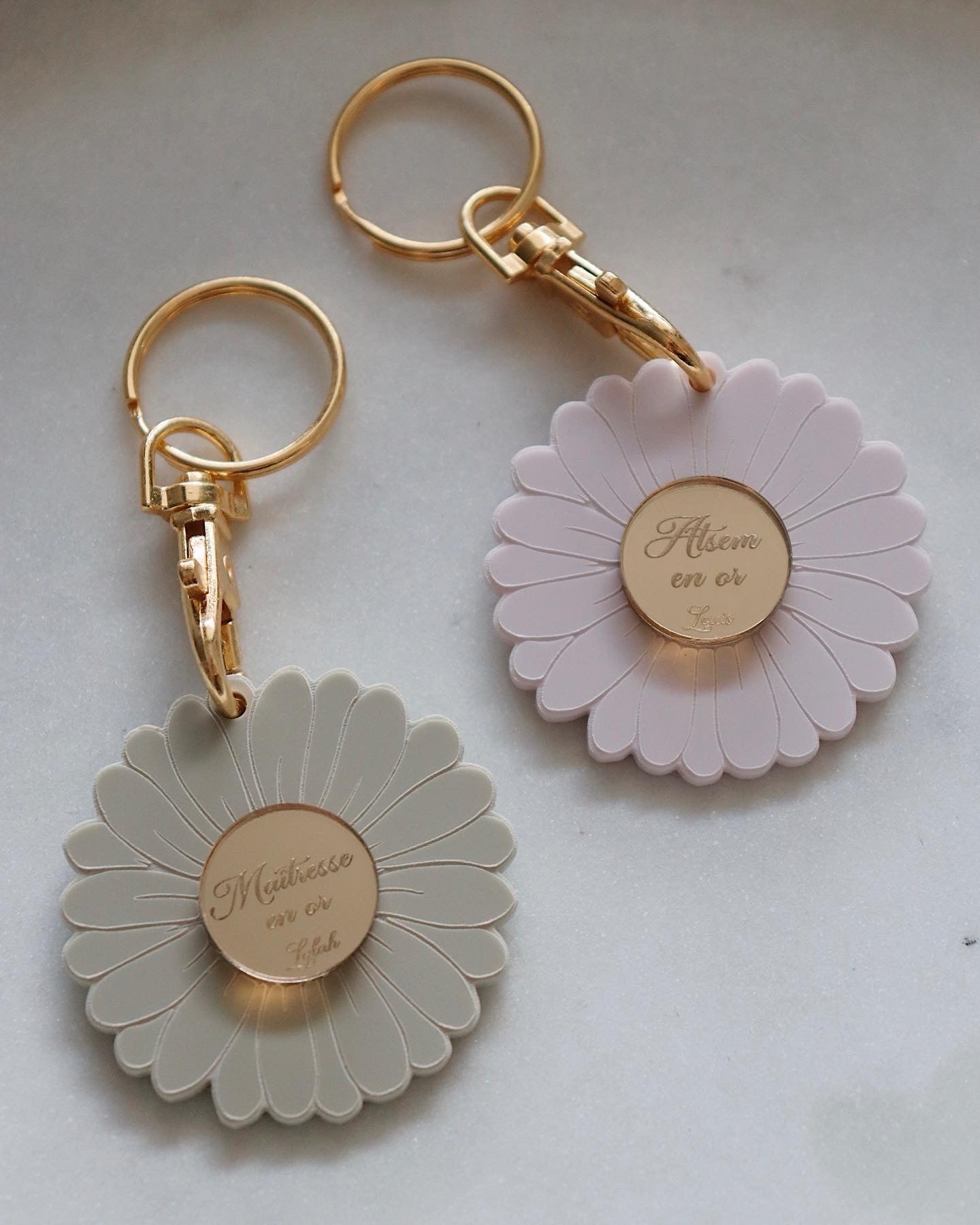 Personalized daisy key ring