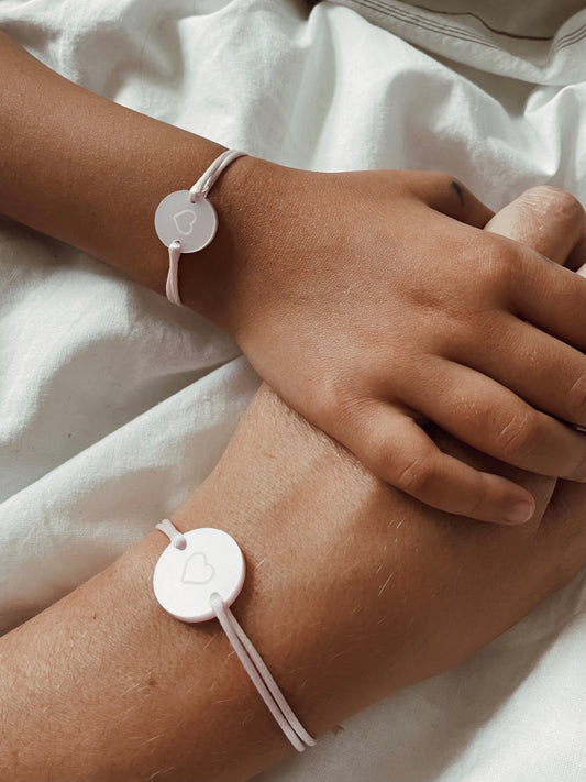 Parent/child separation bracelets